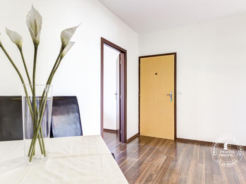 Rent Three bedroom apartment, Three bedroom apartment, Röntgenova, Bra