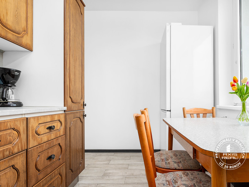   2-izbový byt s lodžiou, BA II. Vrakuňa, Čiližská ulica