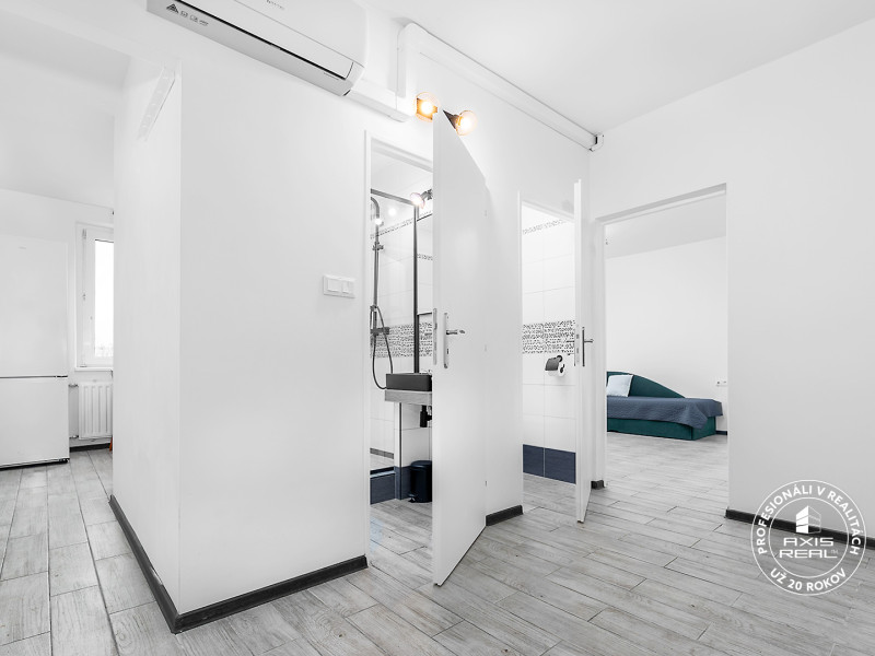   2-izbový byt s lodžiou, BA II. Vrakuňa, Čiližská ulica