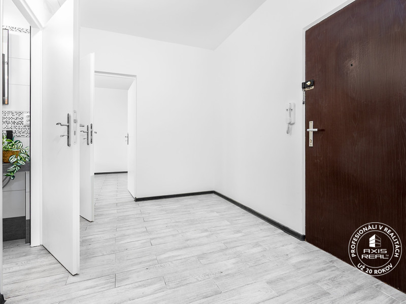   2-izbový byt s lodžiou, BA II. Vrakuňa, Čiližská ulica