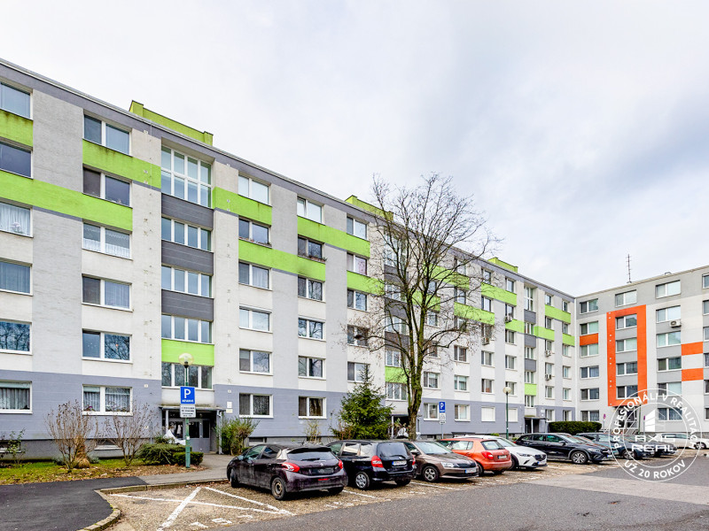   2-izbový byt s lodžiou, BA II. Vrakuňa, Čiližská ulica