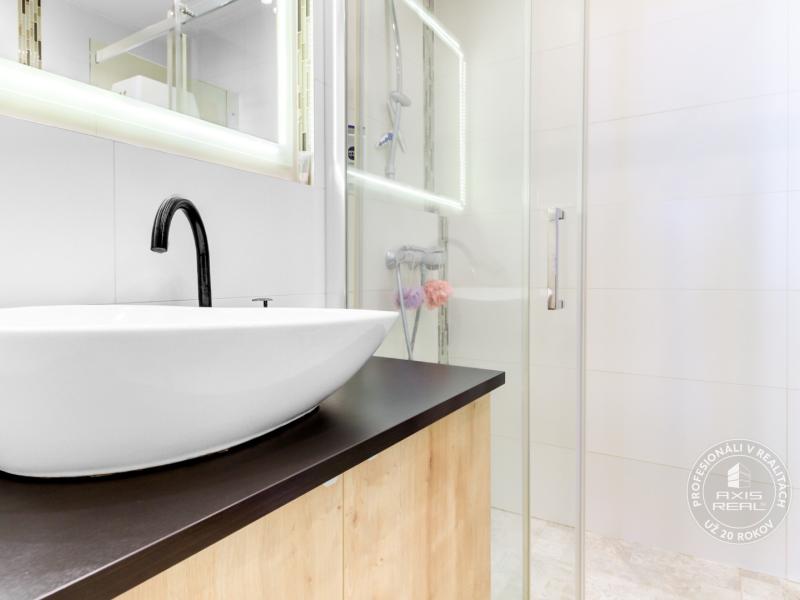  Moderný 3-izb. byt s LODŽIOU a KLÍMOU, BA - DNV, P. Horova