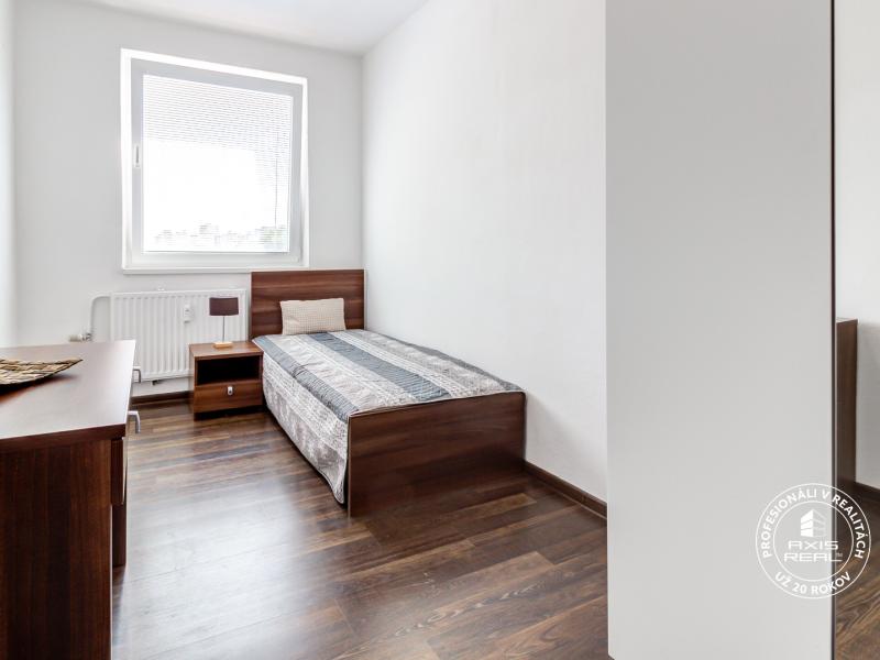  4-i., ZARIADENÝ, lodžia, pivnica, internet, Röntgenova ul.