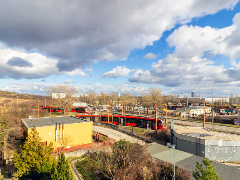   3-izb. byt, 2 x LODŽIA, BA III. Rača, Karpatské nám.