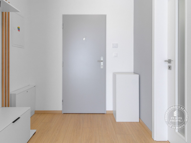  Nový moderný 2-izbový byt, KLIMA, BALKÓN, GARÁŽ, Stupava