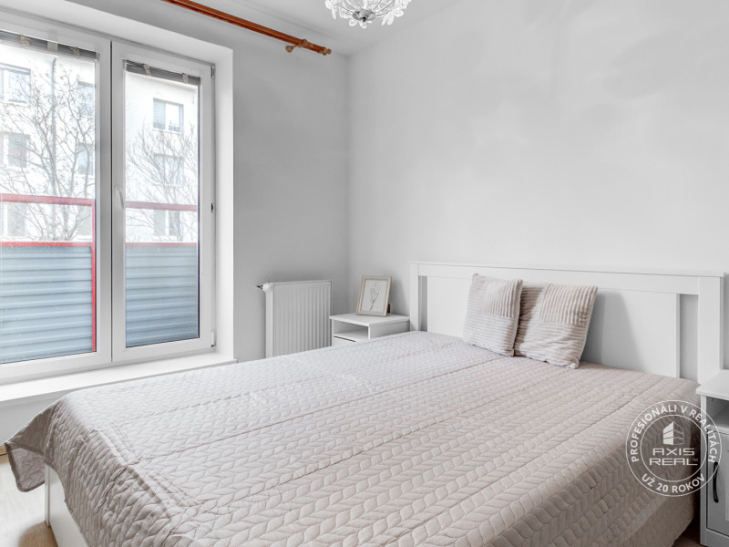 One br. apt. internet and storage included, great location Nitova St.