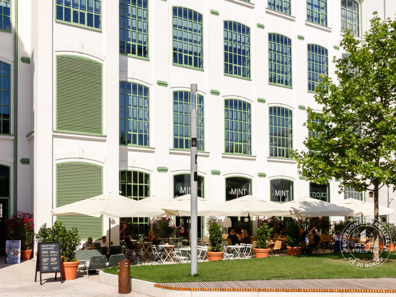 One br. apt. internet and storage included, great location Nitova St.