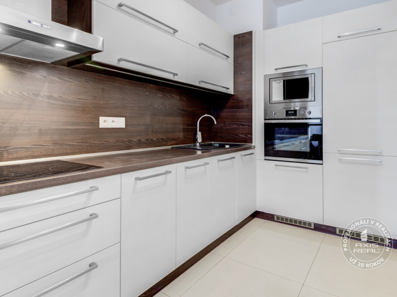  Pekný 2i byt, KLÍMA, LODŽIA, GARÁŽ, Ružinov, Kaštieľska