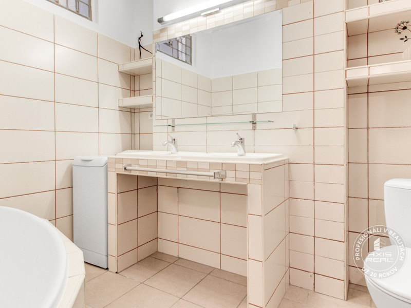   VÝNIMOČNÝ 4-izbový byt rozdelený na DVA SAMOSTATNÉ BYTY