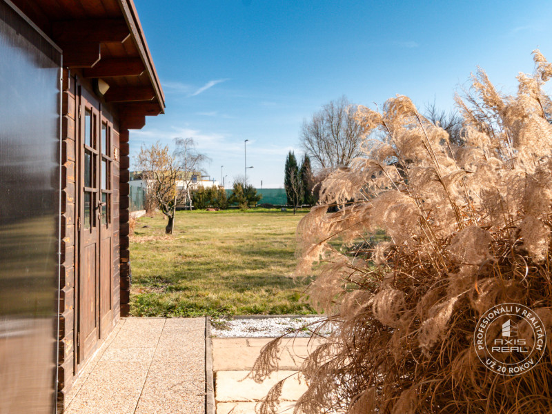  Dvojpodlažný 4i dom, garáž, altánok, veľký pozemok 1436 m2