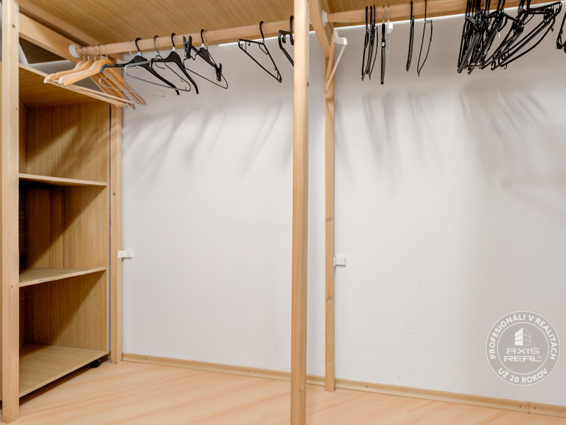  REZERVOVANÉ, parking, PETFRIENDLY, N.Mesto, Junácka