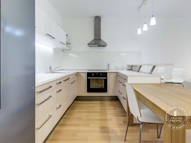  3i, garáž. státie, klíma, pivnica, balkón Hraničná ul. 