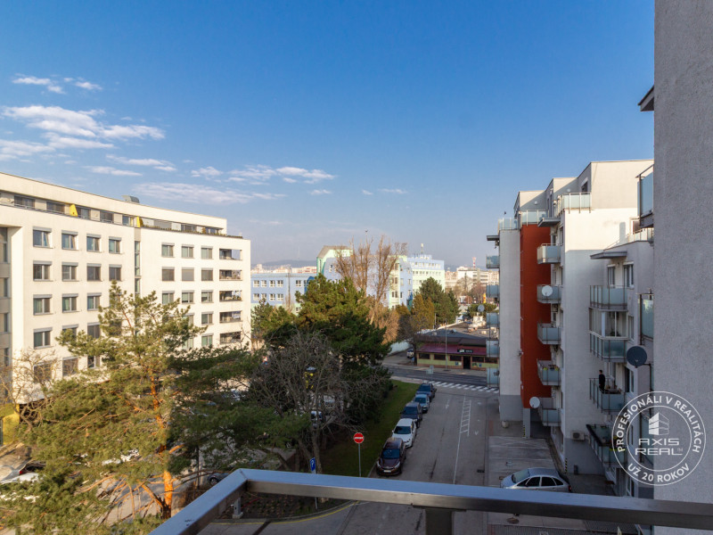  3i, garáž. státie, klíma, pivnica, balkón Hraničná ul. 