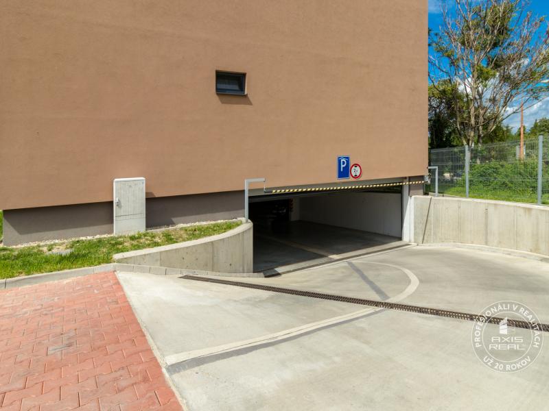  Parkovacie státie v uzavretom areáli, Ružinov, Mierová ul.