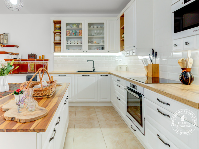   RODINNÝ DOM, KLIMATIZÁCIA, ROVINKA, Veľké Košariská