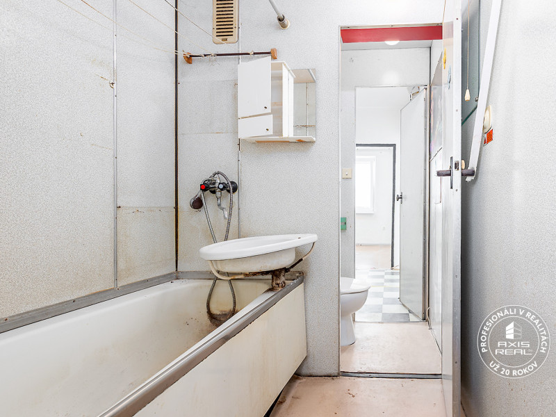   3-IZBOVÝ BYT RUŽINOV –  VEĽKÉ IZBY - Muškátova ulica