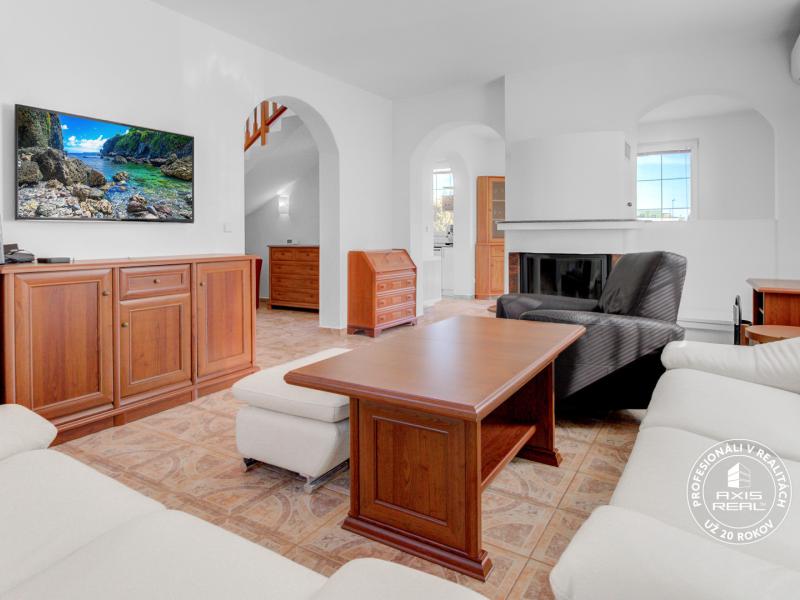 House Kvetoslavov, 4 rooms, garage,  gazebo, large plot of land 1436m2