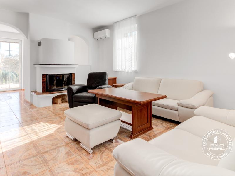 House Kvetoslavov, 4 rooms, garage,  gazebo, large plot of land 1436m2