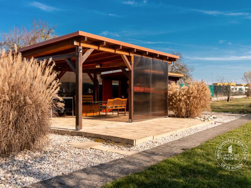 House Kvetoslavov, 4 rooms, garage,  gazebo, large plot of land 1436m2