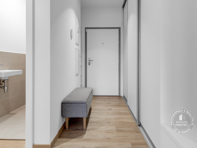  Pekný 3-izbový byt s KLIMATIZÁCIOU a PARKOVACÍM MIESTOM