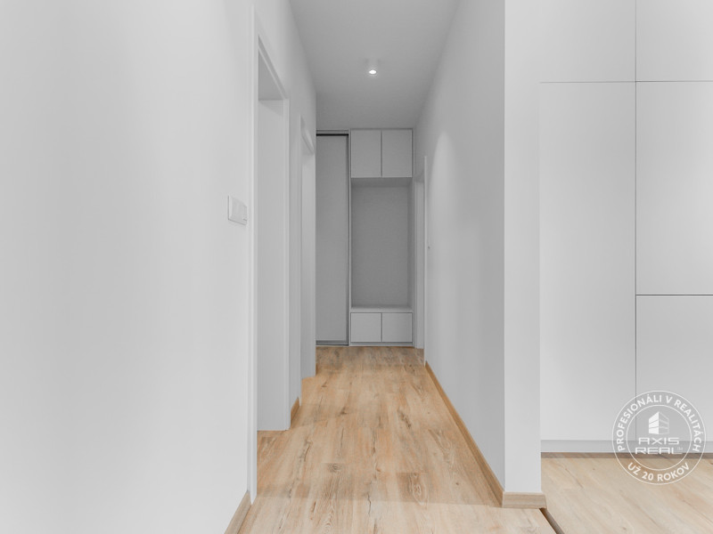  Pekný 3-izbový byt s KLIMATIZÁCIOU a PARKOVACÍM MIESTOM