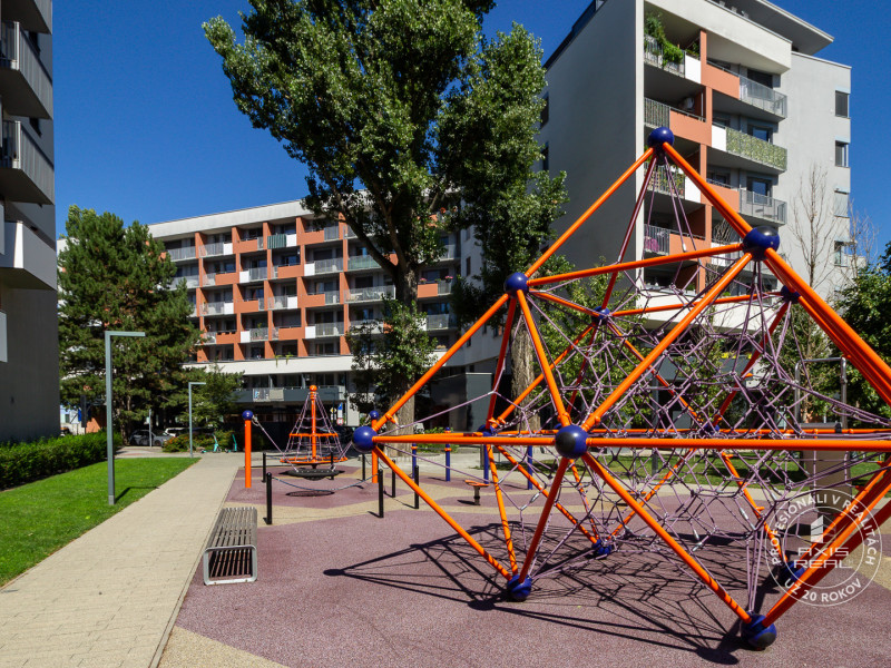  Pekný 3-izbový byt s KLIMATIZÁCIOU a PARKOVACÍM MIESTOM