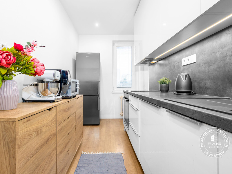   2-izbový byt s lodžiou, TOP LOKALITA RUŽINOV, Súmračná ul