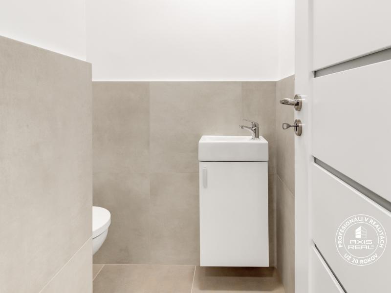  Nezariadený 3i byt po komp. rek. s lodžiou, Budyšínska