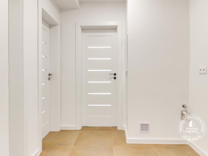  Nezariadený 3i byt po komp. rek. s lodžiou, Budyšínska