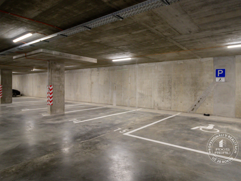   2-izbový byt, NOVÝ, veľkorysý ÚLOŽNÝ PRIESTOR, PARKOVANIE