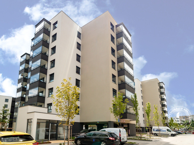   2-izbový byt, NOVÝ, veľkorysý ÚLOŽNÝ PRIESTOR, PARKOVANIE