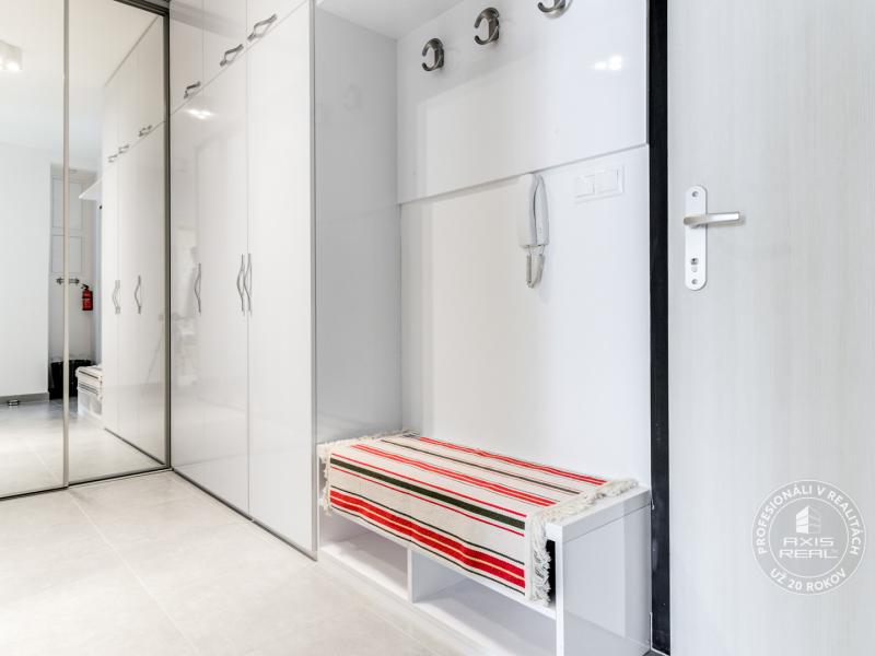 REZERVOVANÉ 2-izbák, PARKOVANIE, novostavba, Dúbravka, Pri hrubej lúke