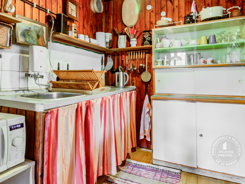  Dvojpodlažná chata v krásnom prostredí Buková, okr. Trnava