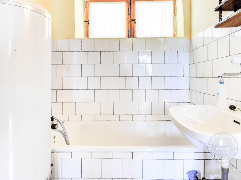  Dvojpodlažná chata v krásnom prostredí Buková, okr. Trnava