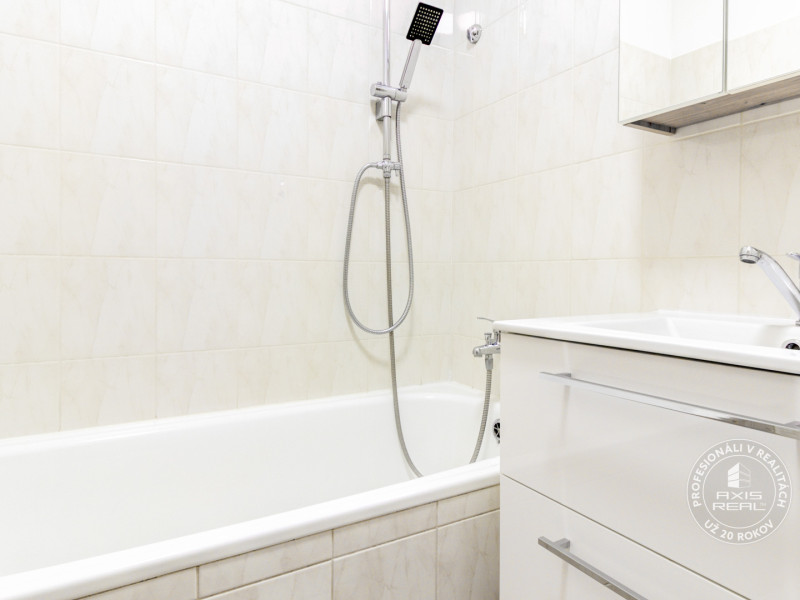  Príjemný 2-izb.byt, LODŽIA, Stupava, Vincenta Šikulu