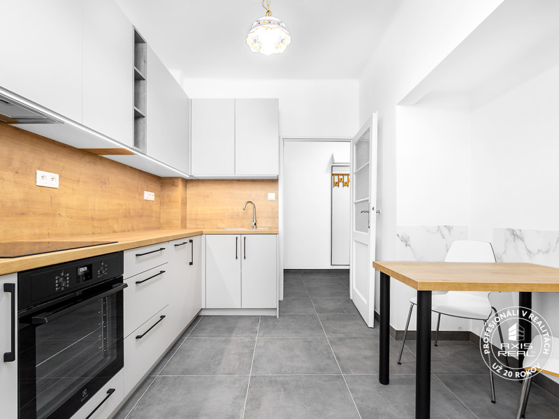   2-izbový byt, BA I. Staré Mesto, Justičná ul.