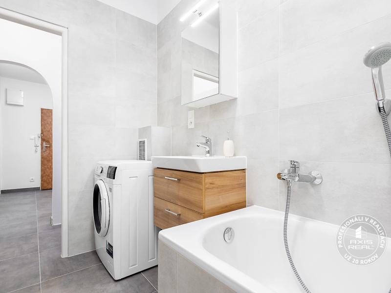   2-izbový byt, BA I. Staré Mesto, Justičná ul.