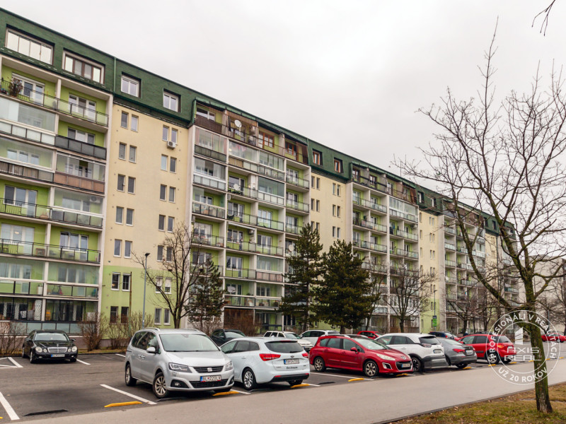   2-izbový byt s lodžiou, TOP LOKALITA RUŽINOV, Súmračná ul