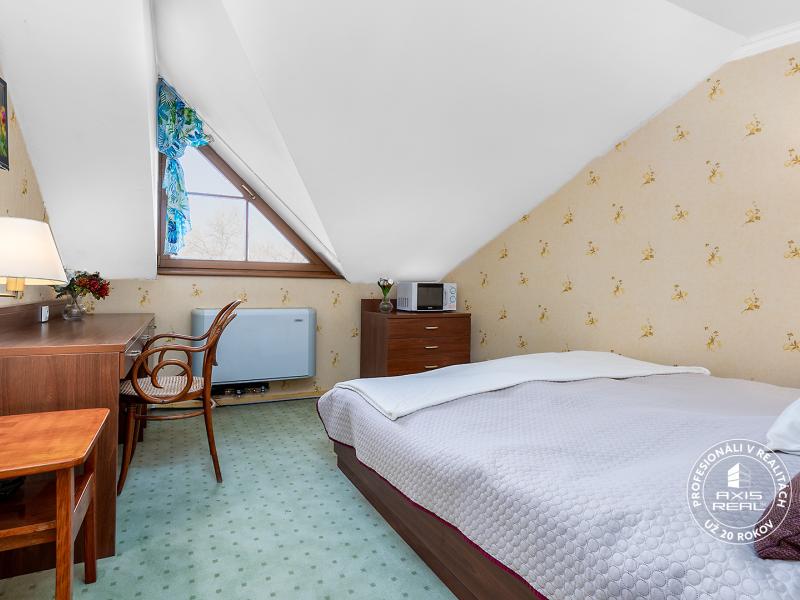  ZARIADENÁ garsónka na brehu jazera Draždiak s parkovaním