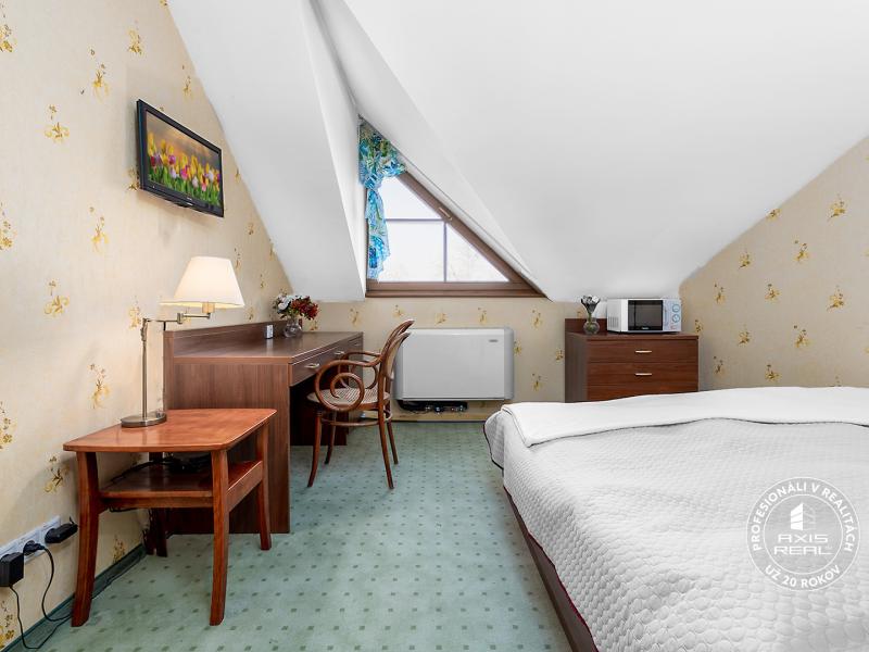  ZARIADENÁ garsónka na brehu jazera Draždiak s parkovaním