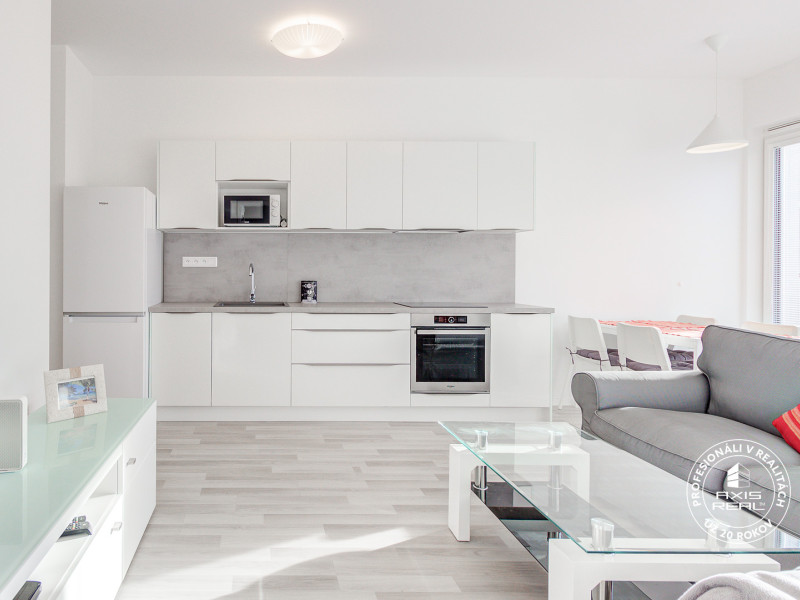 One br. apt., BALCONY-Internet, Jarabinkova Rent, Bratislava Slovakia