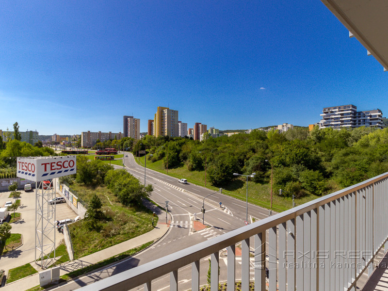  Krásny 2-izb. byt, LODŽIA, GARÁŽ, TAMMI, BA IV. Dúbravka