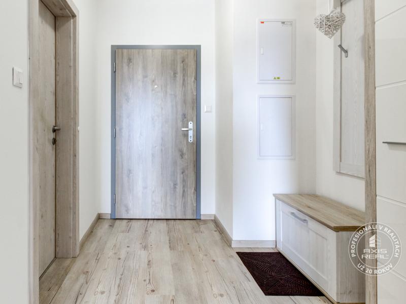  Krásny 2-izb. byt, LODŽIA, GARÁŽ, TAMMI, BA IV. Dúbravka