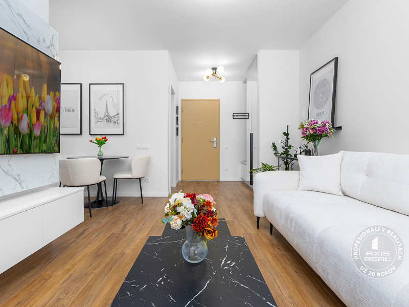  KOMFORTNÉ BÝVANIE - BORY NOVÝ DVOR S PARKOVANÍM