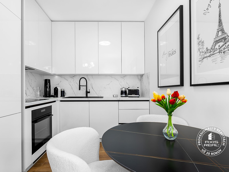  KOMFORTNÉ BÝVANIE - BORY NOVÝ DVOR S PARKOVANÍM