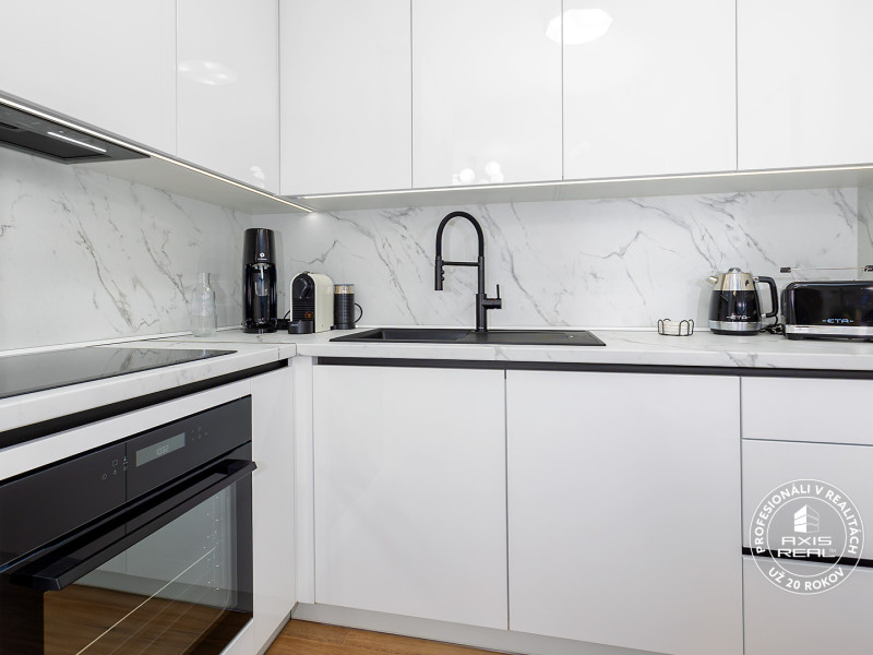  KOMFORTNÉ BÝVANIE - BORY NOVÝ DVOR S PARKOVANÍM