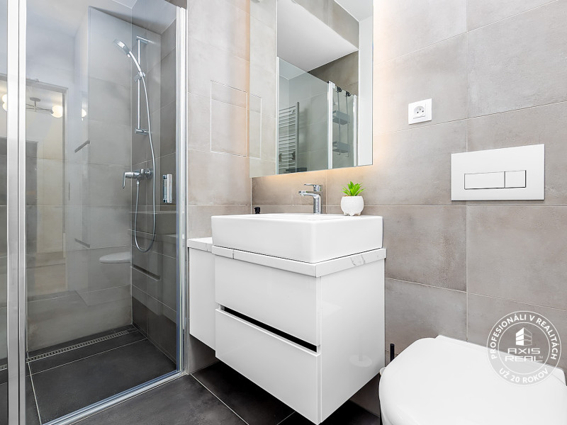  KOMFORTNÉ BÝVANIE - BORY NOVÝ DVOR S PARKOVANÍM