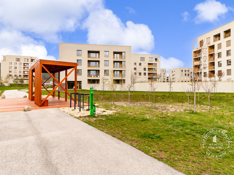  KOMFORTNÉ BÝVANIE - BORY NOVÝ DVOR S PARKOVANÍM