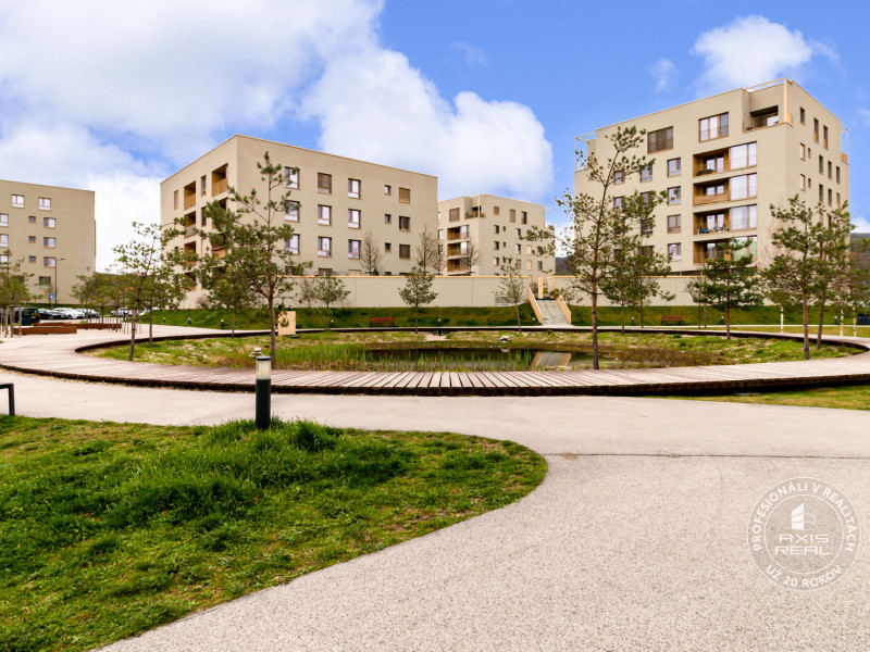  KOMFORTNÉ BÝVANIE - BORY NOVÝ DVOR S PARKOVANÍM