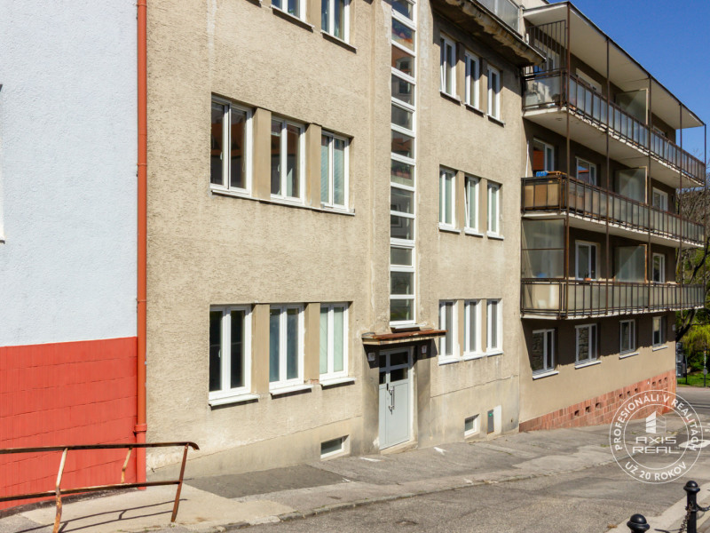  1-izbový byt pri BRATISLAVSKOM HRADE